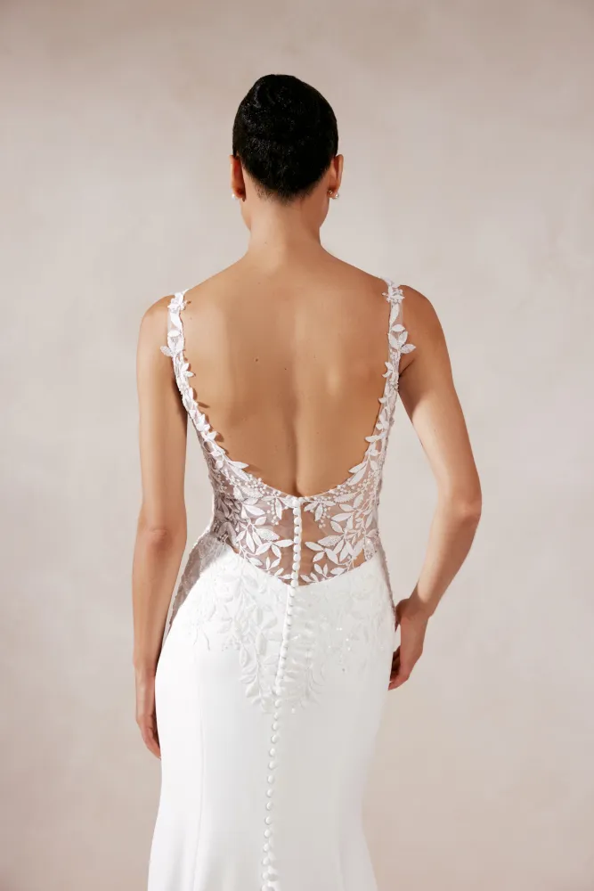Bild 2 des Brautkleides Adore - #11379 | Lanie